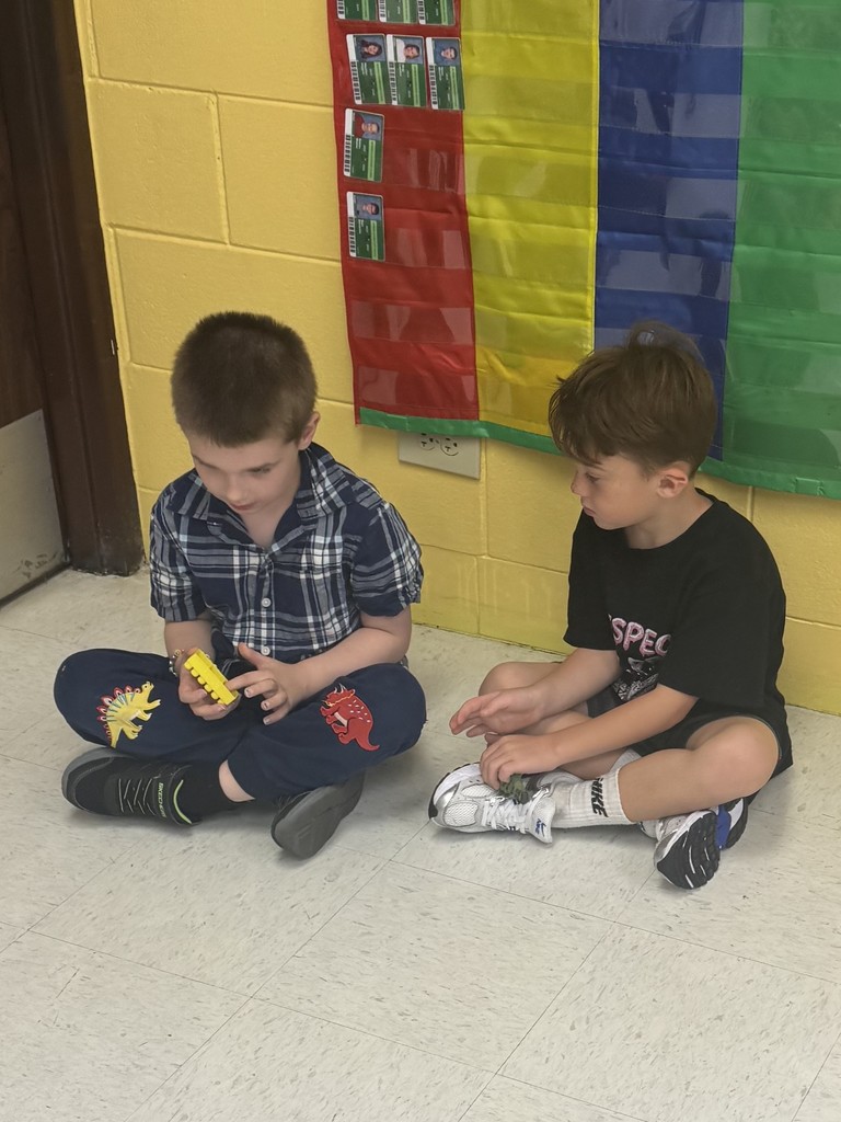 kindergarteners learning