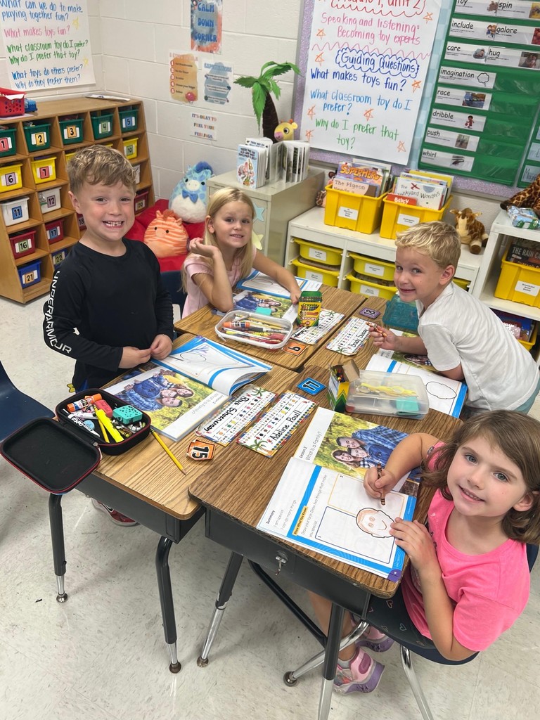 kindergarteners learning
