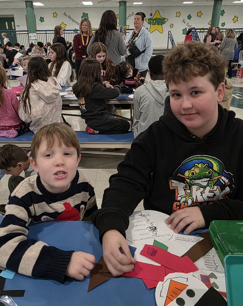 kinderbuddies making a snowman craft