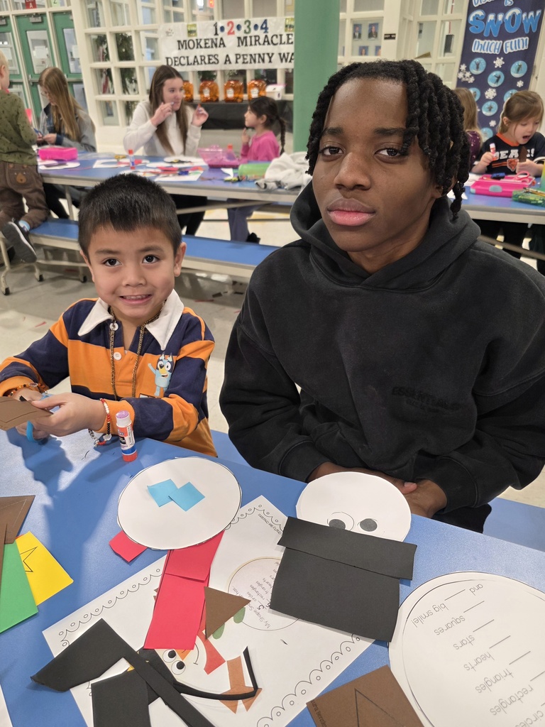 kinderbuddies making a snowman craft