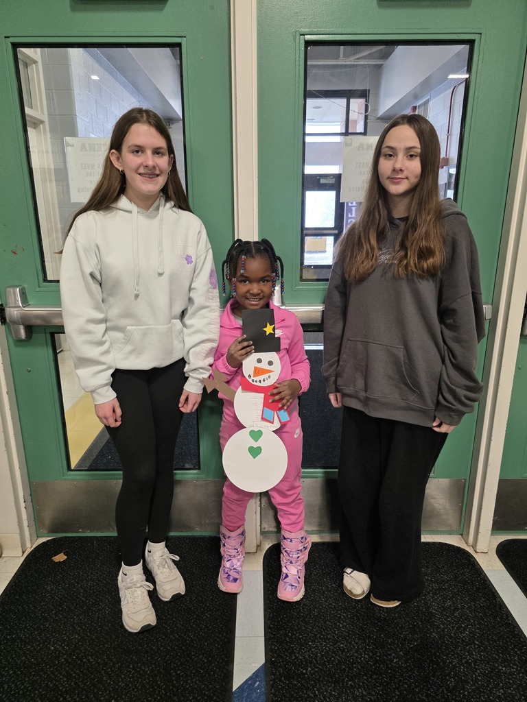 kinderbuddies making a snowman craft