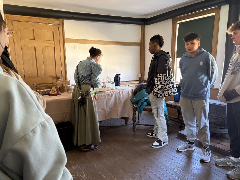 students at naper settlement