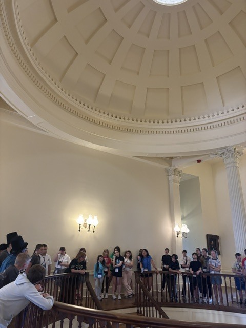 students on trip to springfield