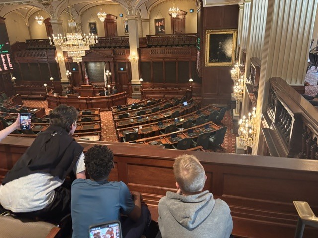 students on trip to springfield