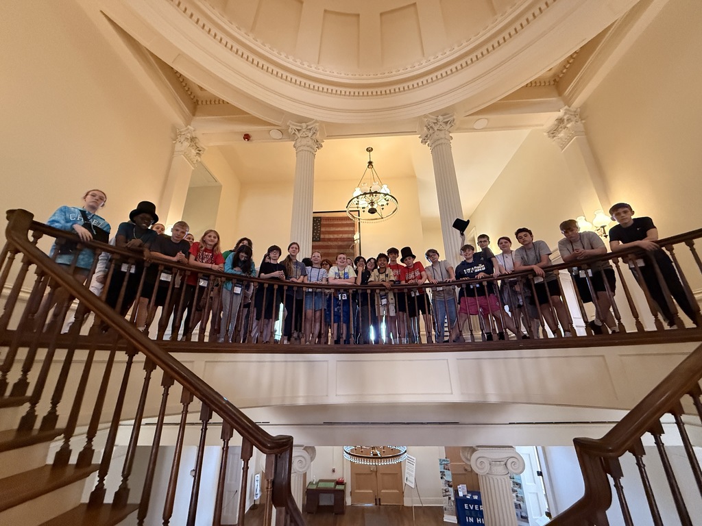 students on trip to springfield