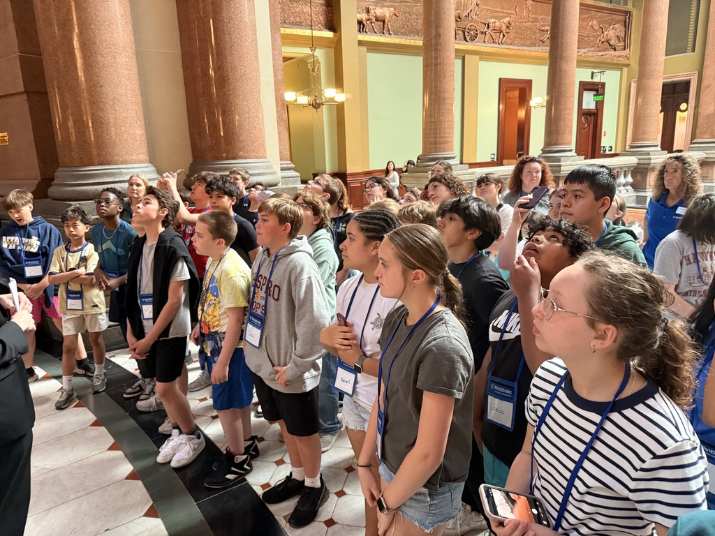 students on trip to springfield