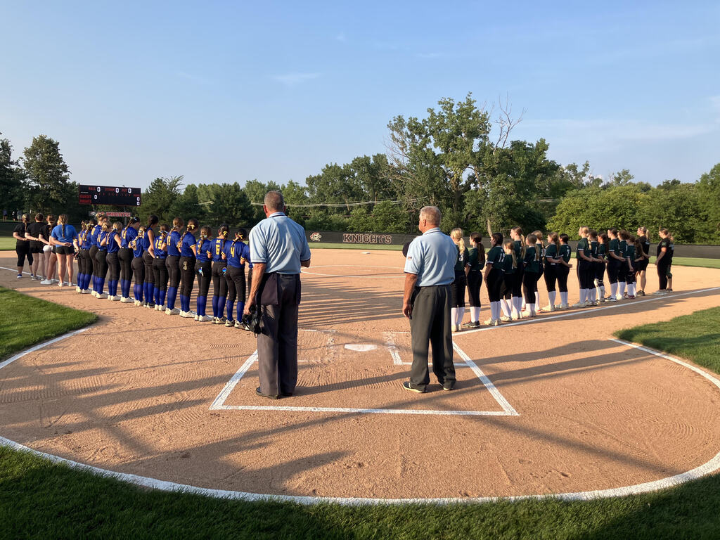 martino vs mokena softball teams