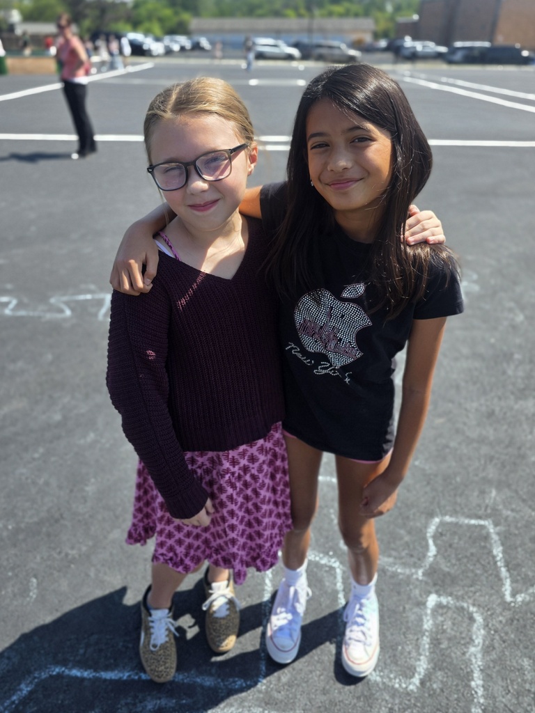 mis students at recess