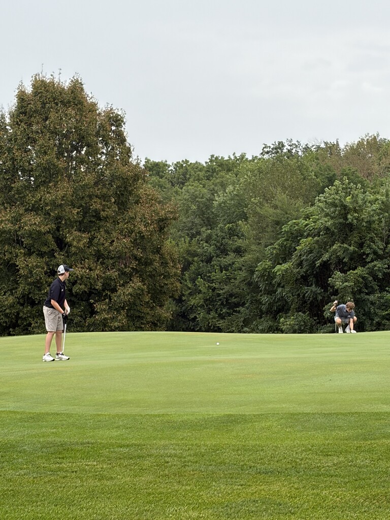 golfers at sectionals