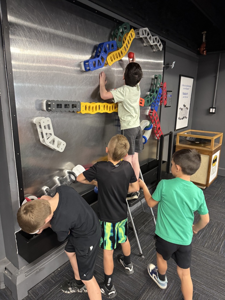students at their field trip to the homewood science center