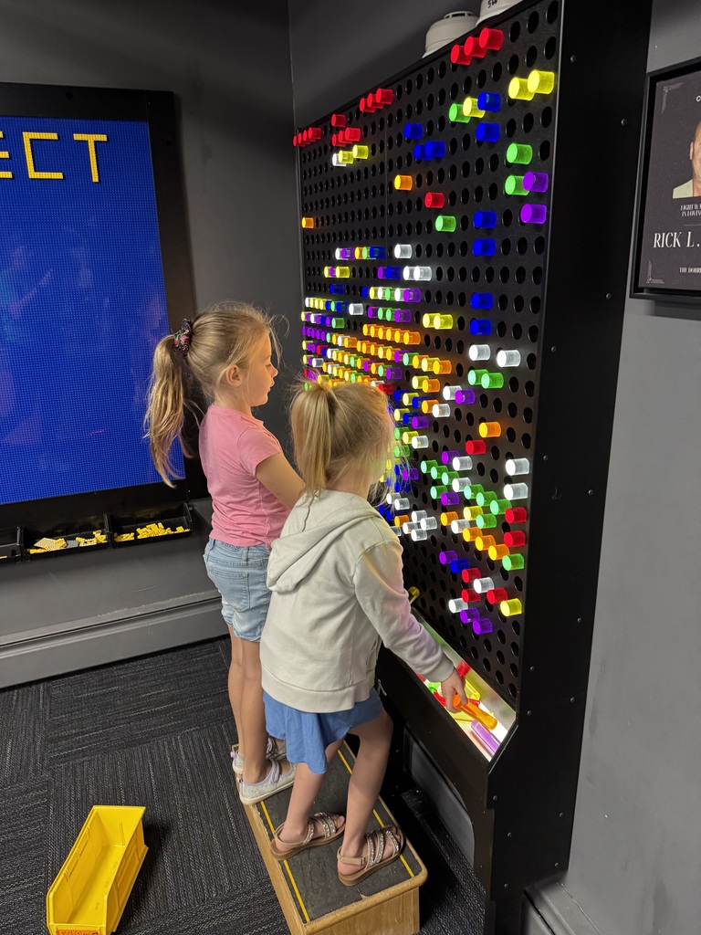 students at their field trip to the homewood science center