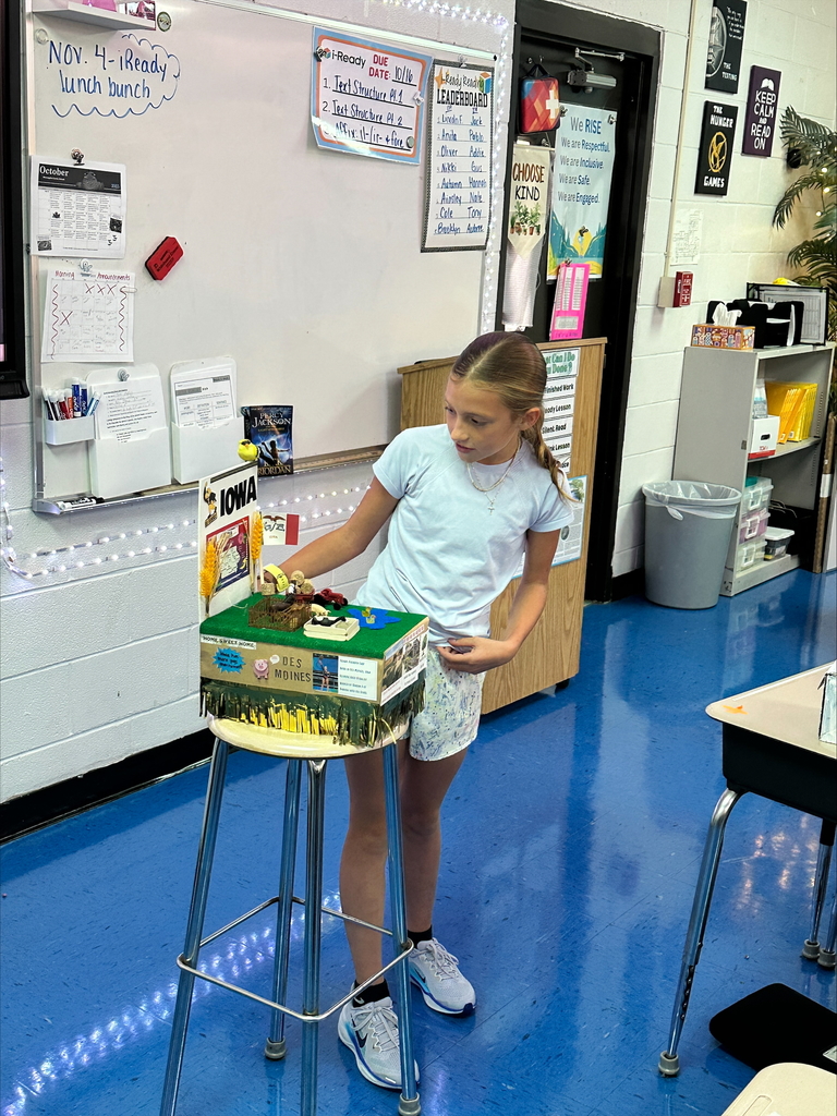 Our 5th graders created parade floats to showcase the states they researched! They did an amazing job presenting their projects to the class. 🎉🇺🇸