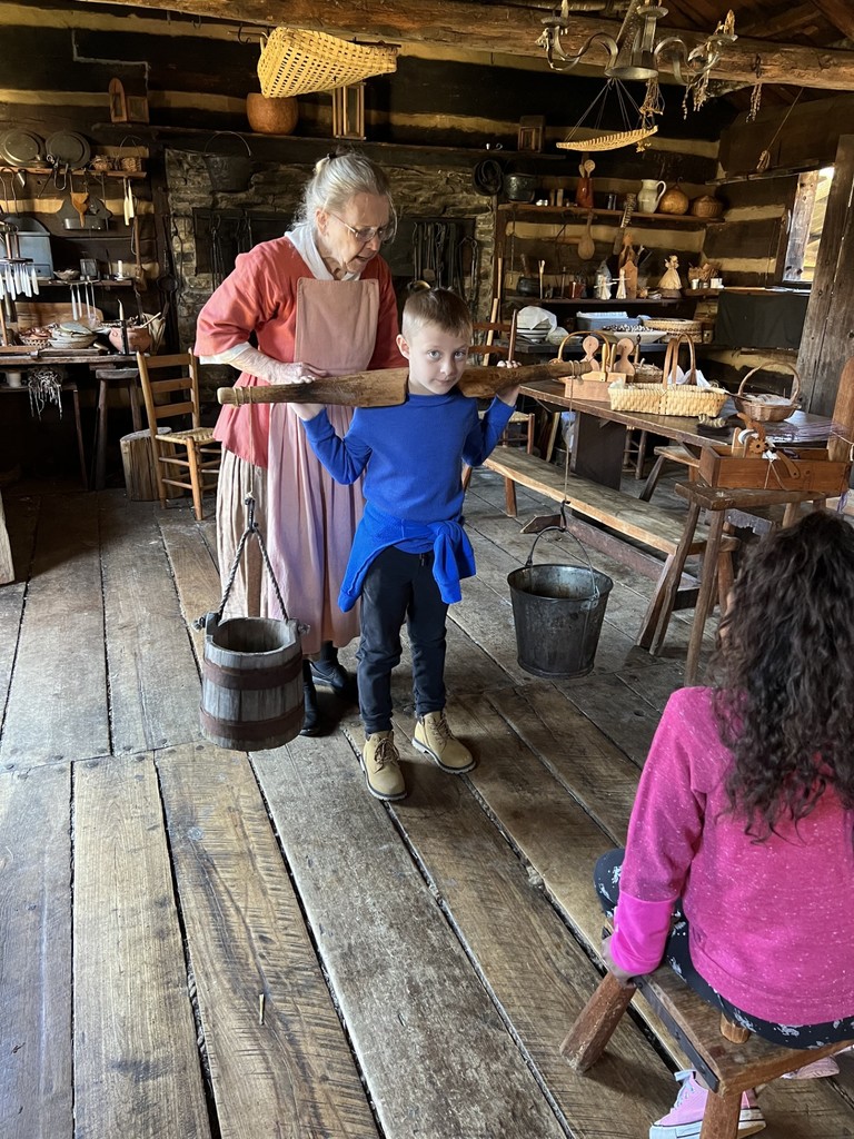 Mrs Wise's class learning about colonial times at Prickett's Fort!