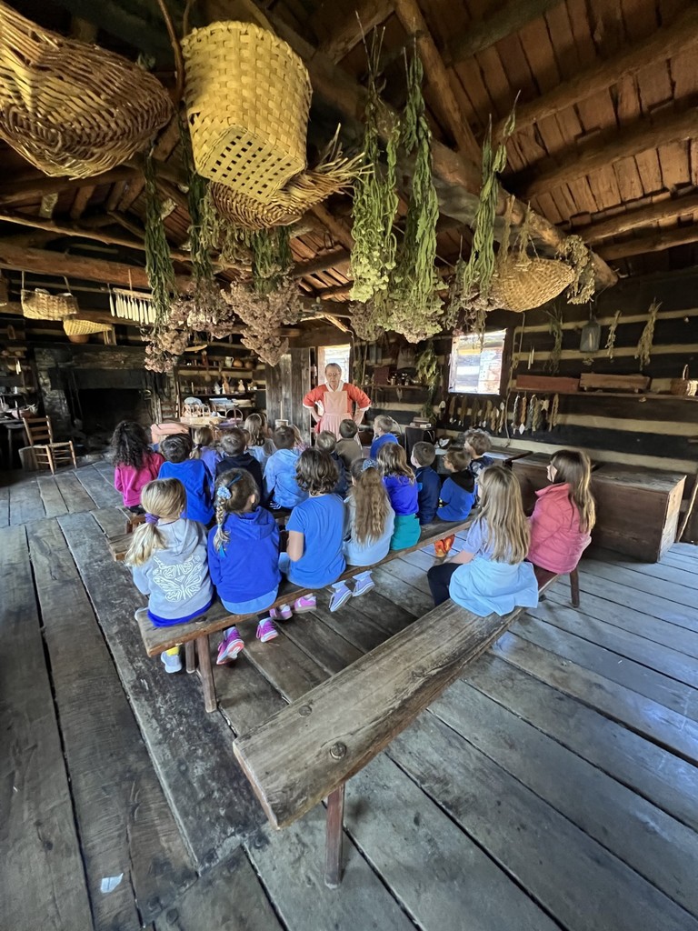Mrs Wise's class learning about colonial times at Prickett's Fort!