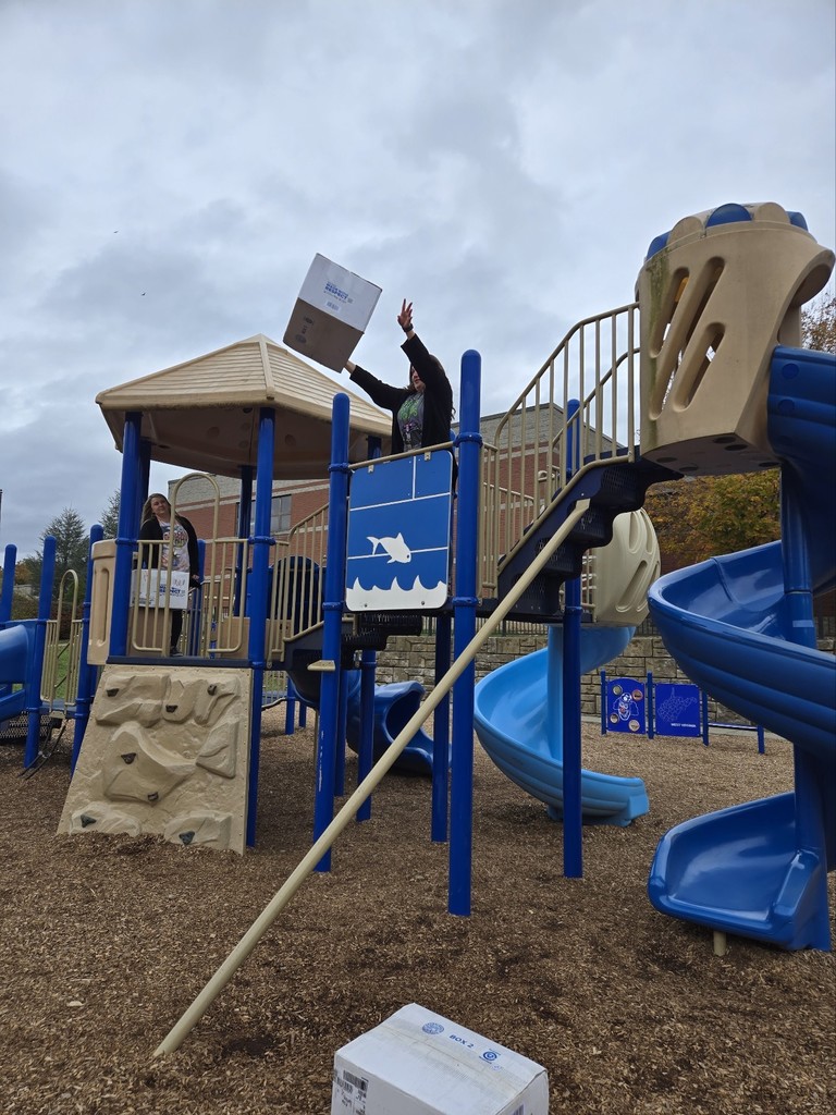 Ms. Kaitlyn and Mrs. Beth’s Pre-K class had a blast during today’s Pumpkin Drop event! 🎃