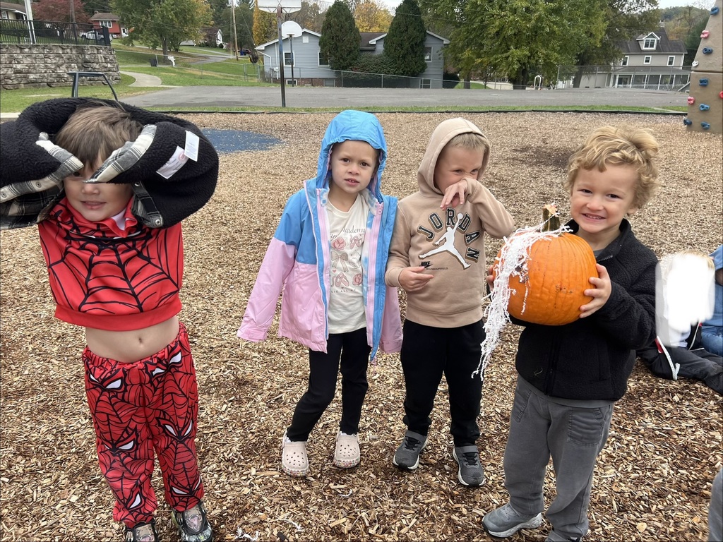 Mrs. Brittany and Ms. Belinda's Pre-K class had a blast during today’s Pumpkin Drop event! 🎃