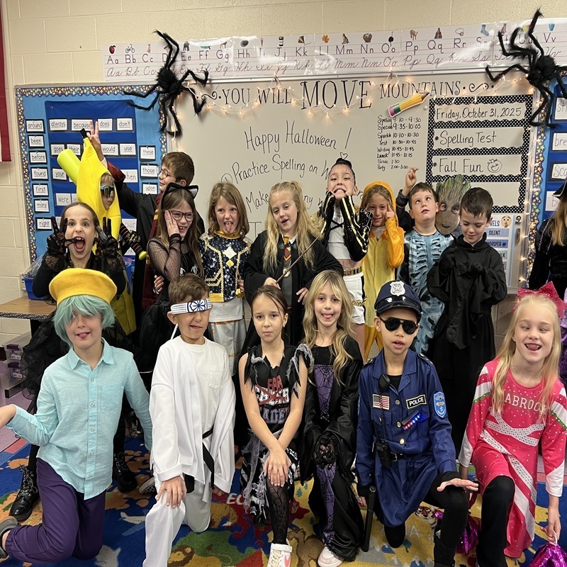 Festive fun and autumn smiles at Ms. Wadsworth’s Fall Party!