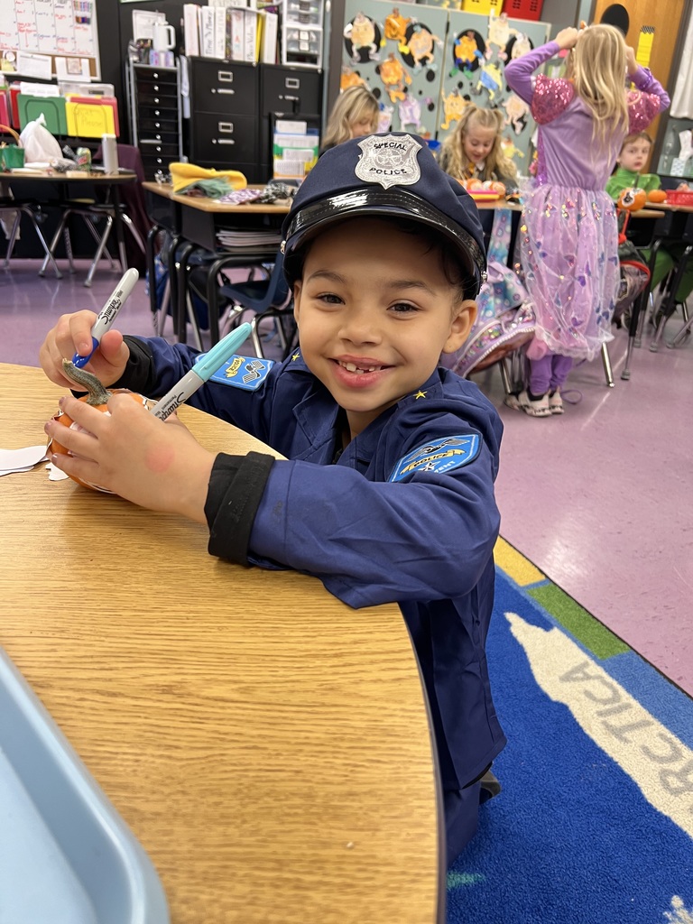 Festive fun and autumn smiles at Ms. Wadsworth’s Fall Party!