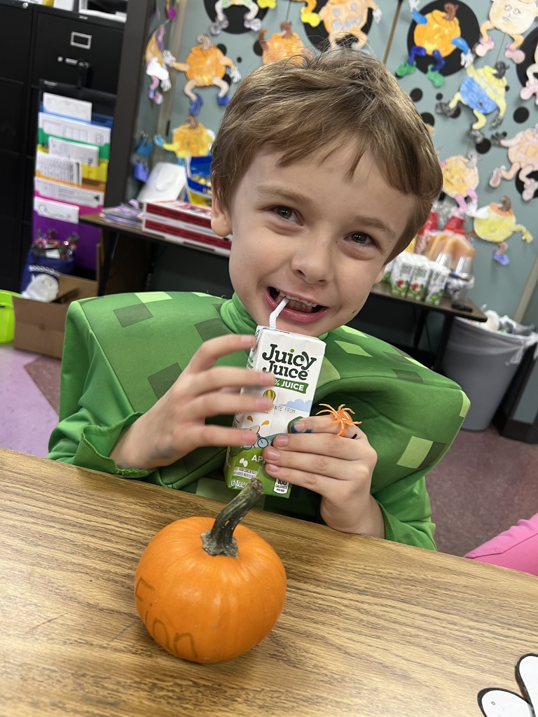 Festive fun and autumn smiles at Ms. Wadsworth’s Fall Party!