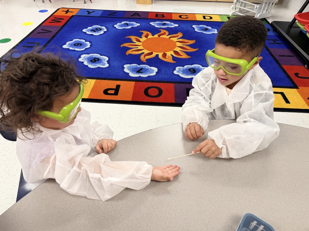 Hands-on learning: Pre-K students discovering the magic of microbiology.