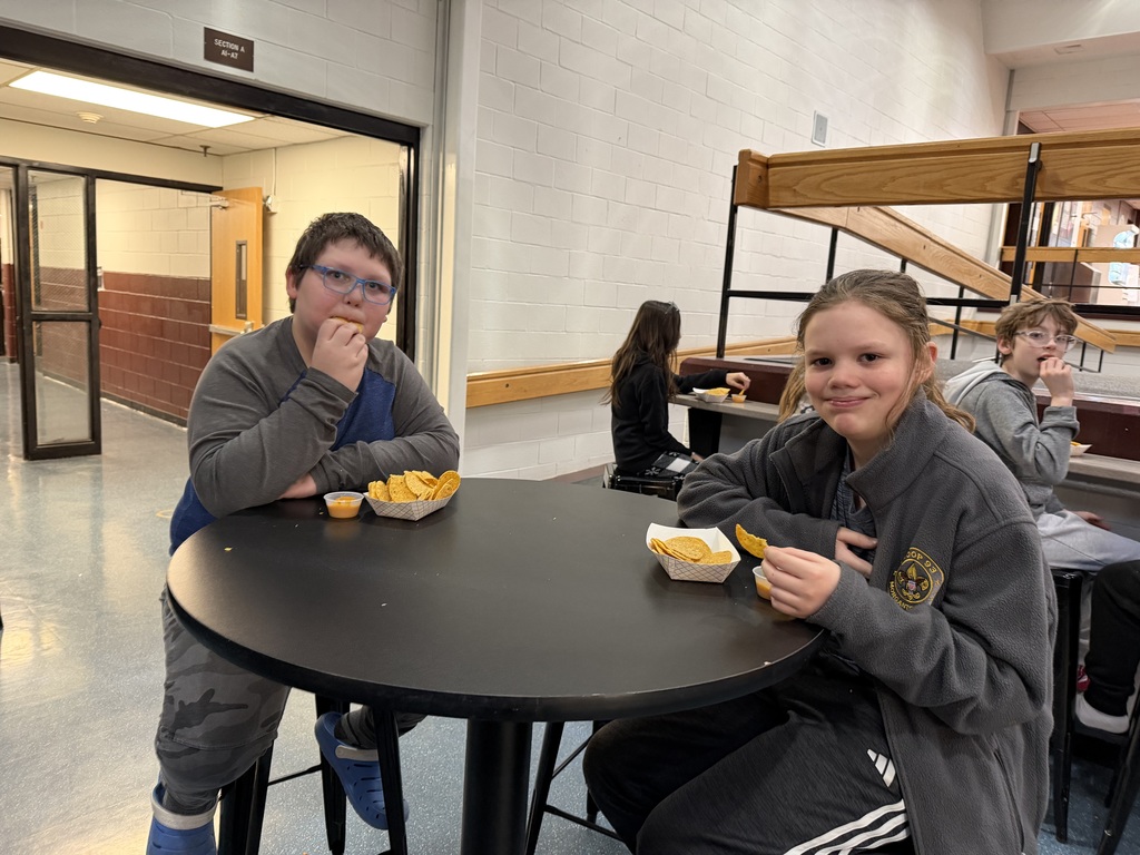 students eating nachos