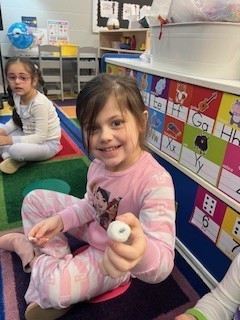A huge thank you to 4-H for visiting our Pre-K explorers today! 🍀 We learned all about keeping our smiles bright by practicing our brushing skills and choosing tooth-friendly snacks. We’re officially on our way to being cavity-free experts!