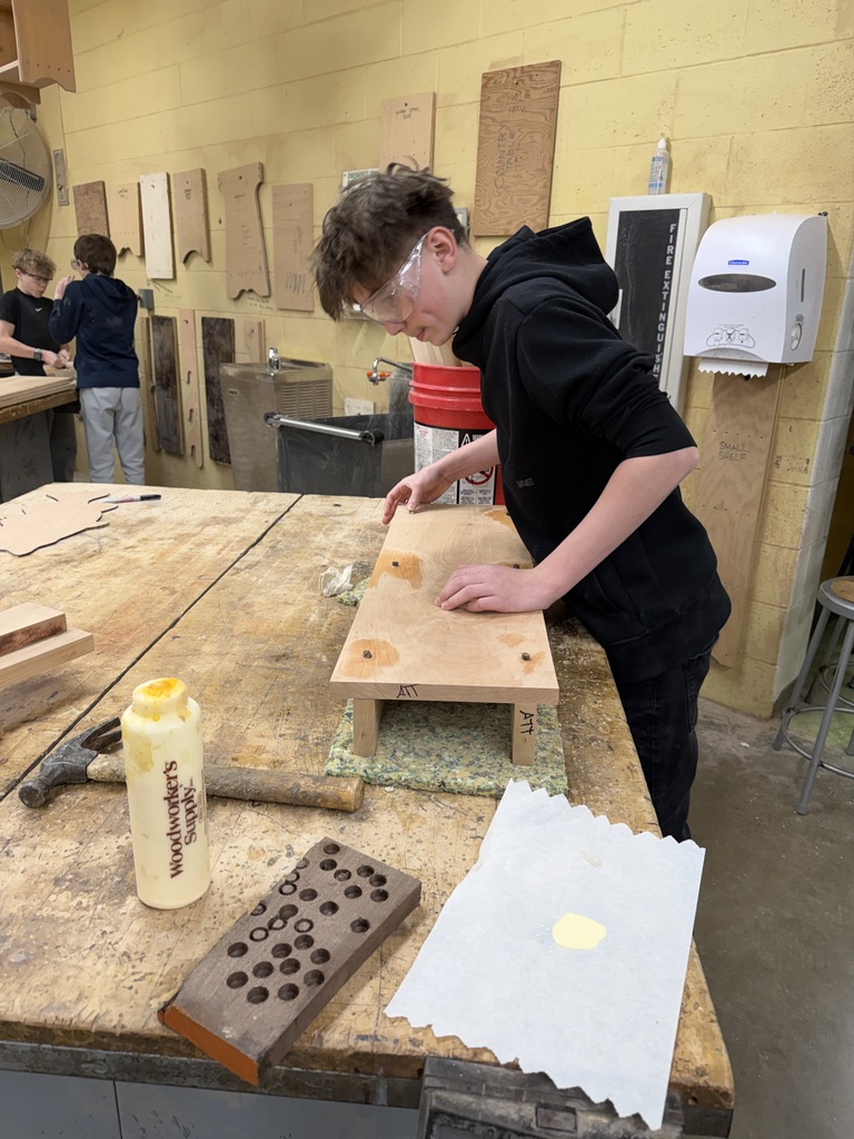 Student working in workshop class