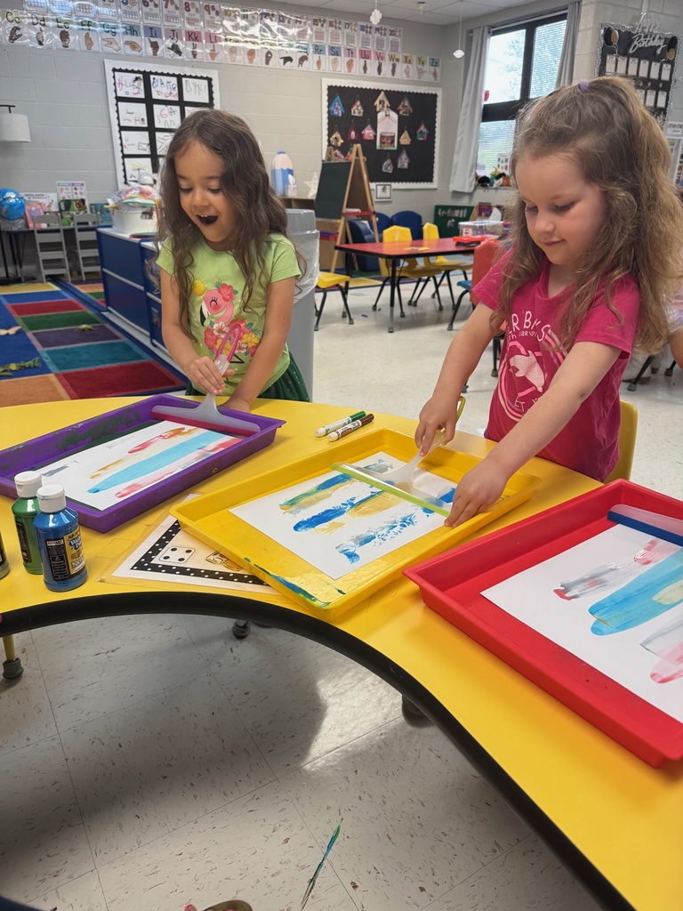Students screen painting