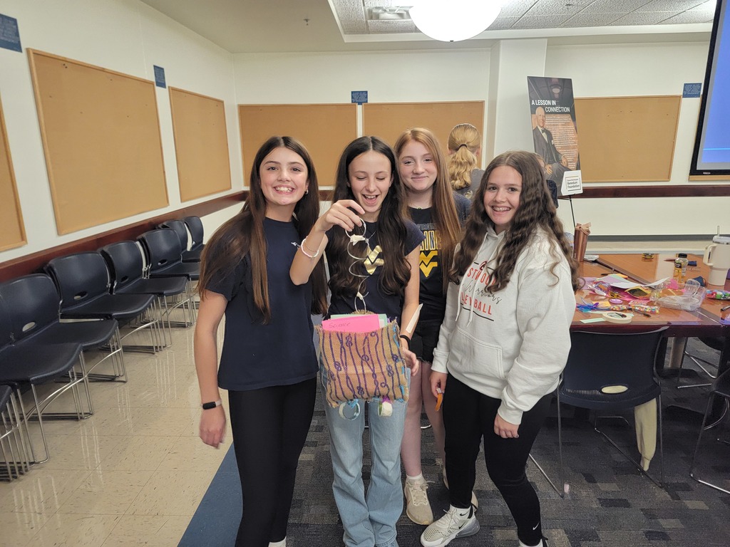 Students with final prototype 