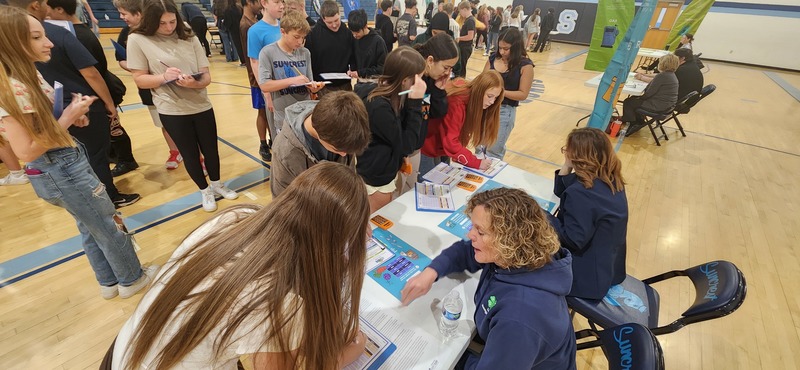 Students buying utilities during the Get a Life program