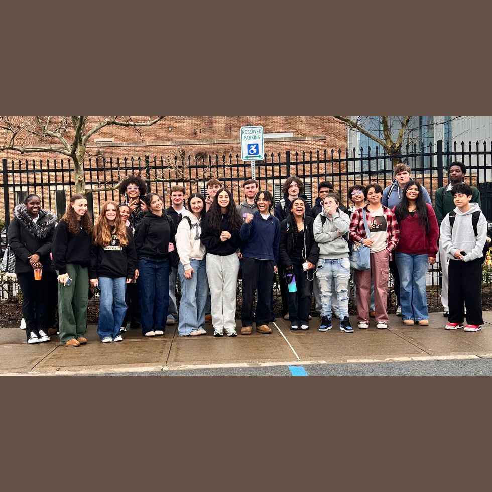 business law students outside of the Orange County courthouse on their field trip