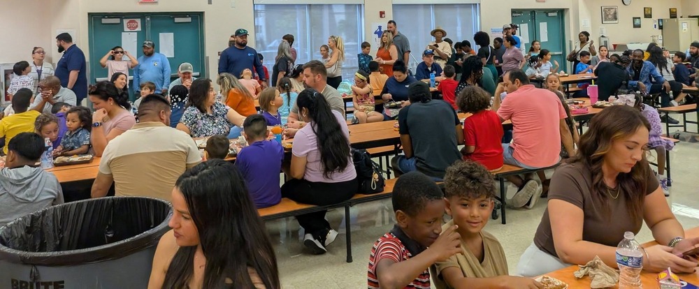 thanksgiving Family luncheon