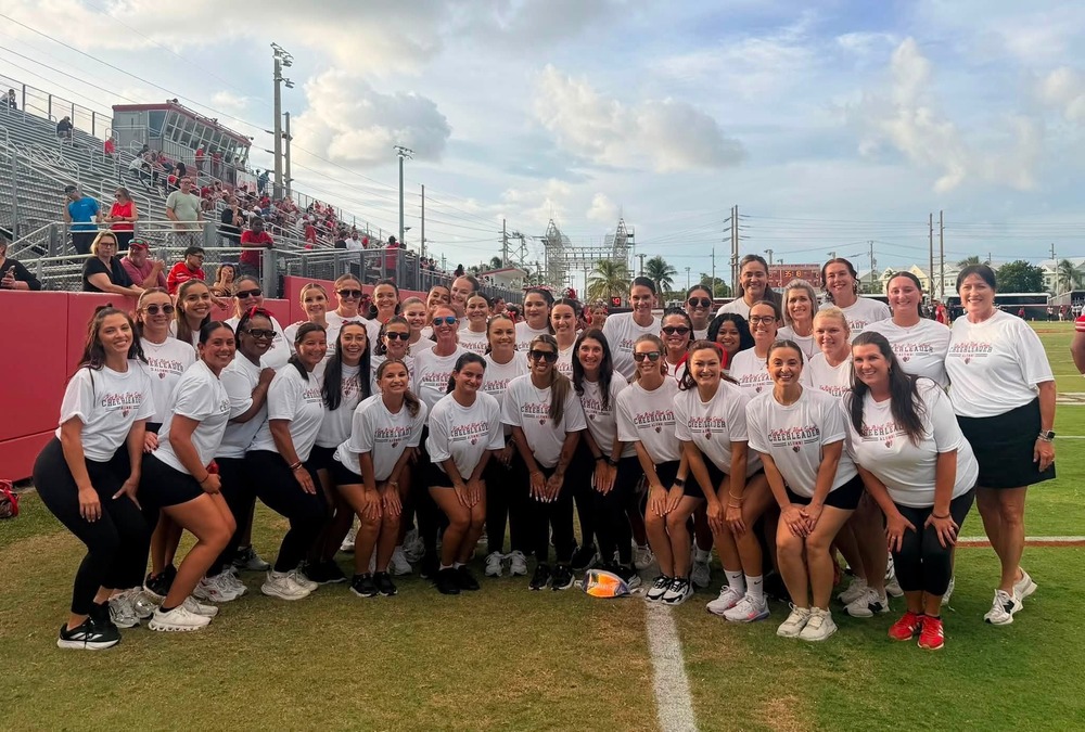 Alumni cheerleaders group