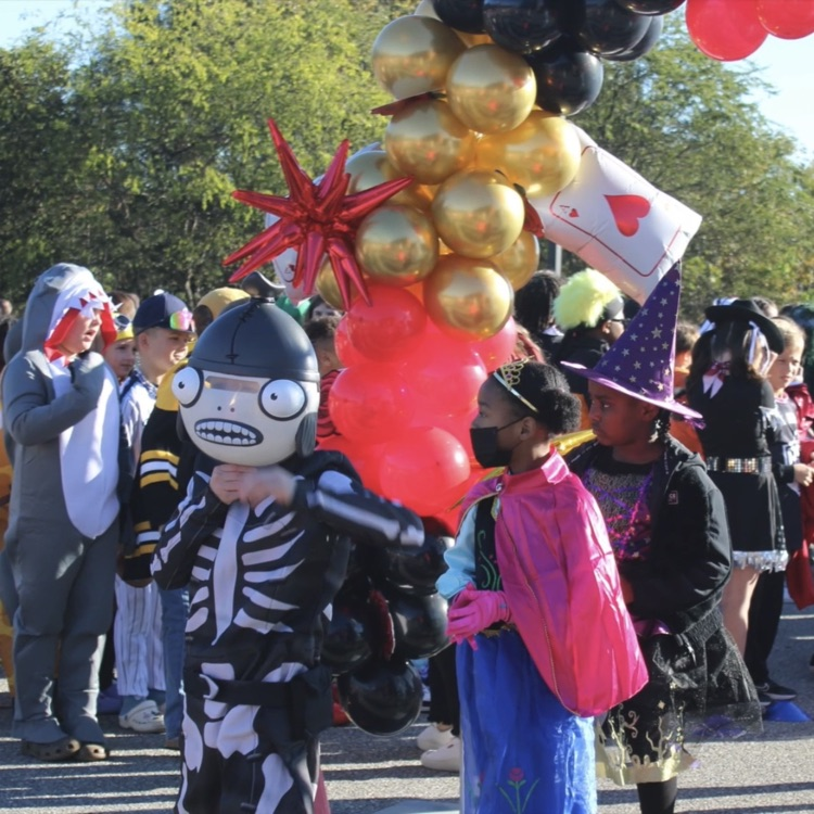KB Sutton Elementary celebrated our annual Costume Parade on Friday. Our parking lot was filled with creativity, laughter, and so many amazing costumes today!