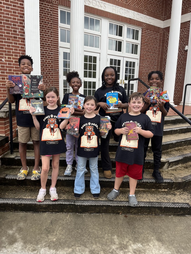 HES Club Tome collecting books