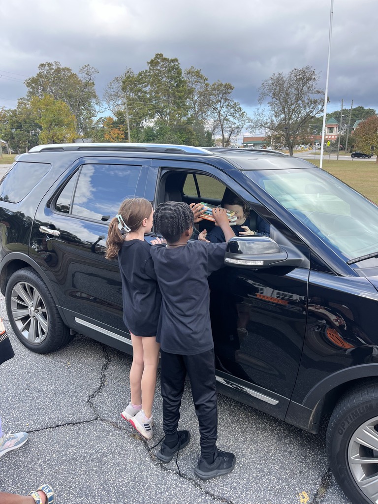 HES Club Tome collecting books