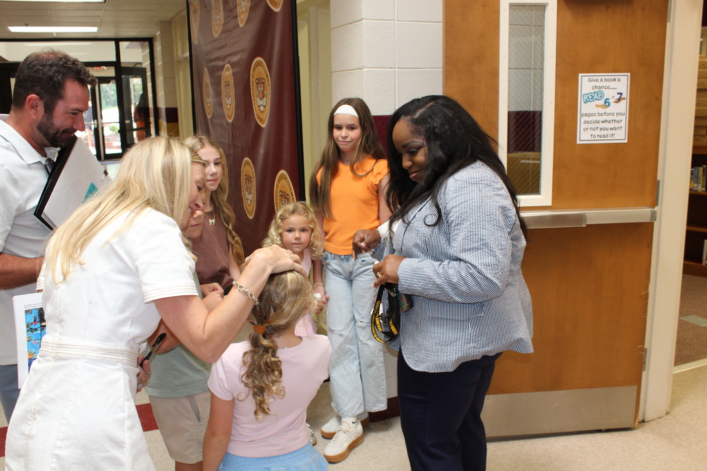 Students meeting our new principal.