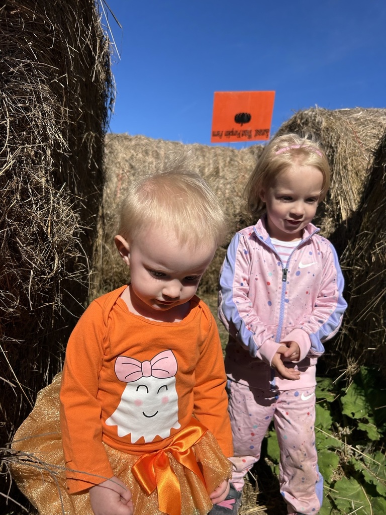 EHS enjoyed a trip to the Sunset View Pumpkin Patch .