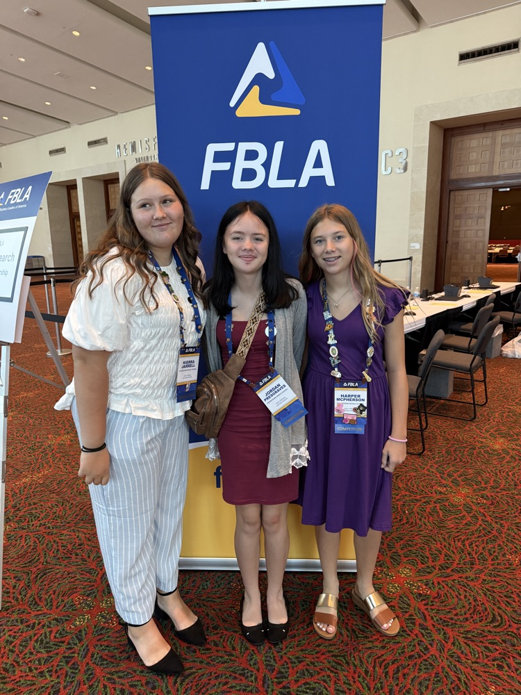 Peterstown Middle School students attending the National FBLA conference in San Antonio.