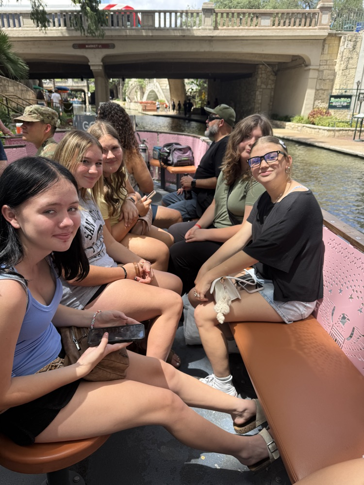 Peterstown Middle School students attending the National FBLA conference in San Antonio.
