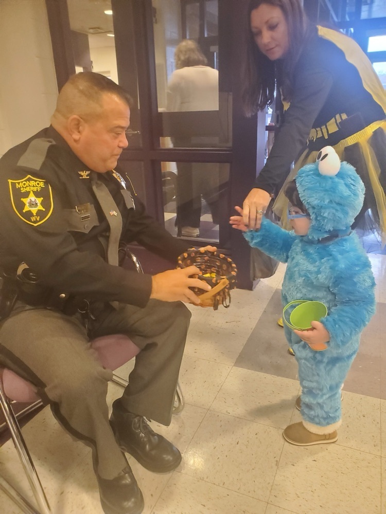 Early Head Start Trick or Treating
