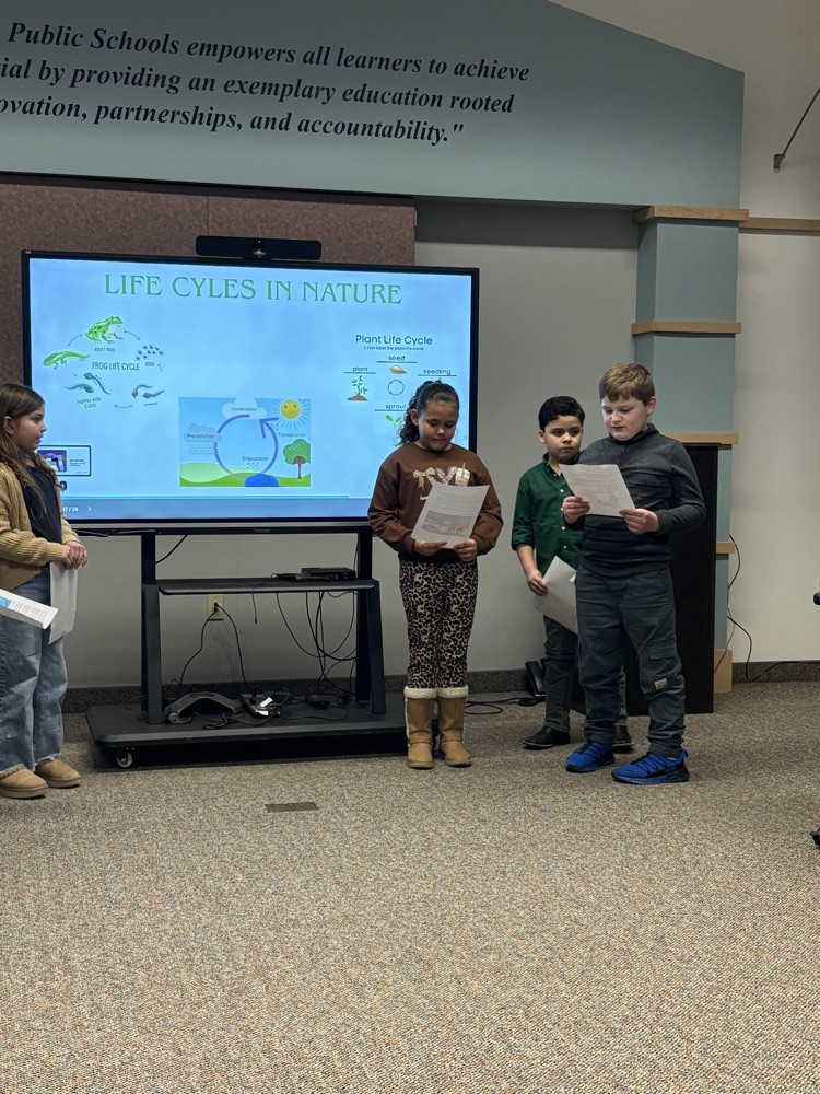 2nd grade students present reading curriculum 