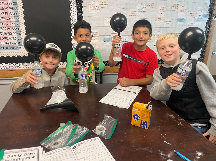 Mrs. Lee's 4th Grade Class