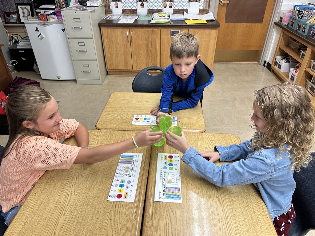Montezuma Community Schools is back in action and ready for the 2025-2026 school year! Mrs. Dye’s second grade class was busy reading a favorite “First Day Jitters” and celebrating being back with their very own jitter juice!   We hope everyone had an amazing first day! 👩‍🏫✏️📓