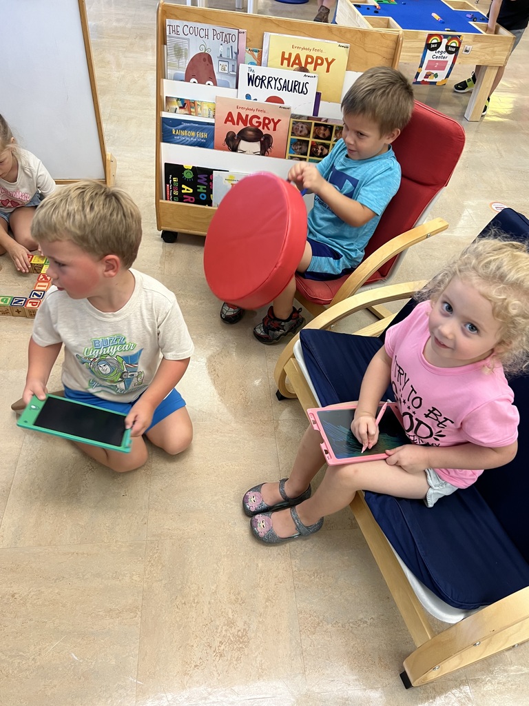 Preschool has been in session for a few weeks and one of our favorite play centers is the library center! Books, whiteboard writing, and more! 📚🤓