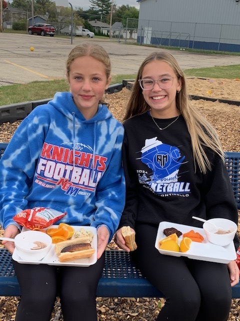 Students Eating Homecoming Lunch