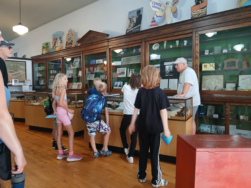 elementary students on the Monticello Historical Society in Monticello, WI