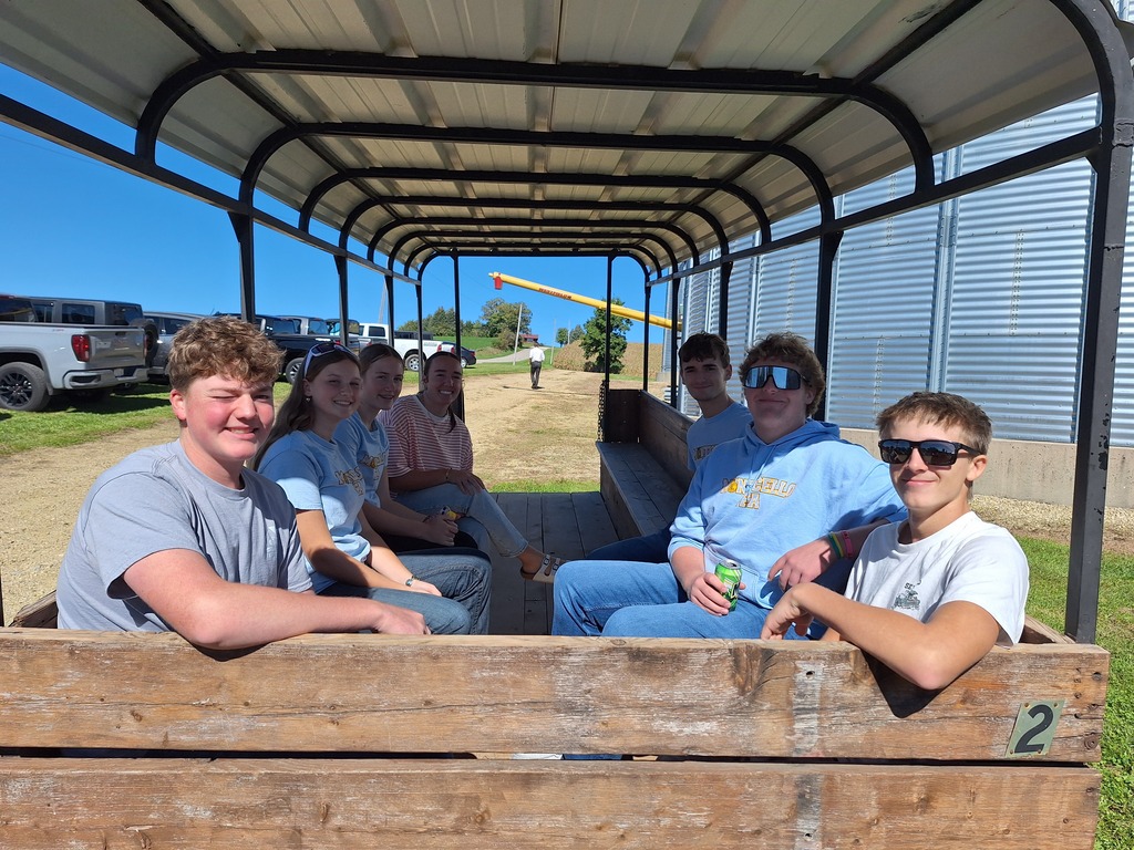FFA Officers on a hayride