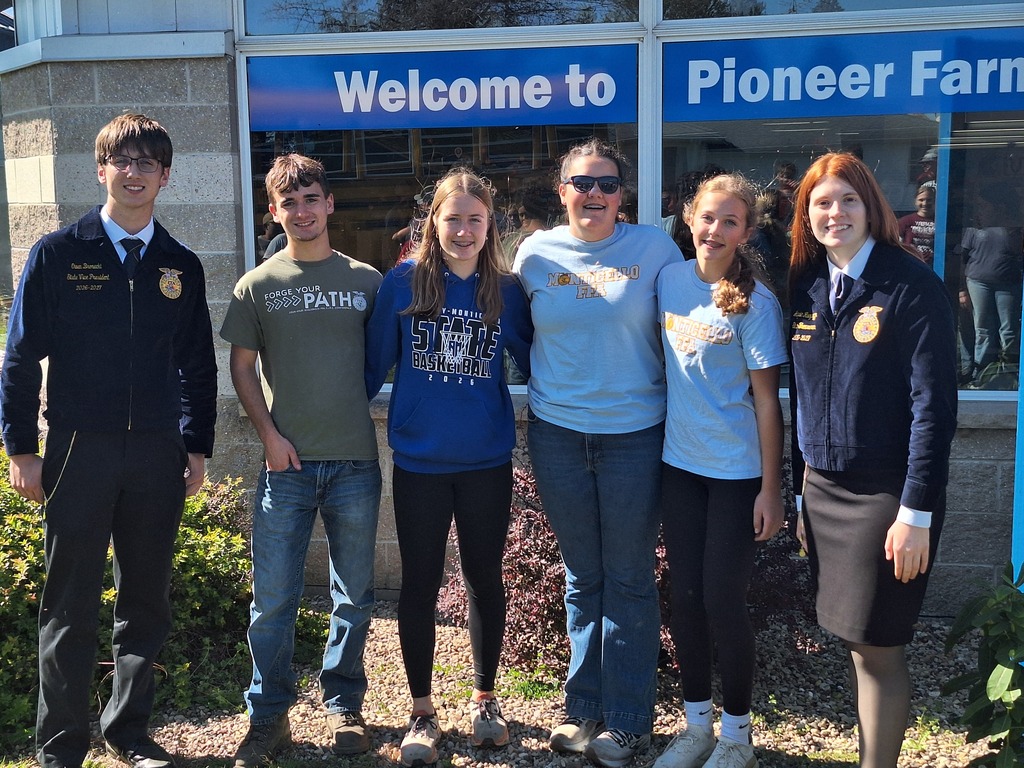 Monticello FFA Senior Soils Judging Team.