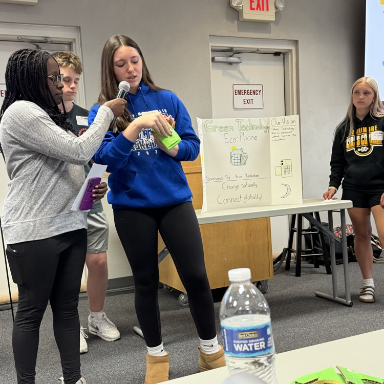 FBLA students presenting their project.